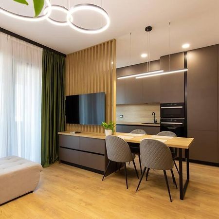 Elegant 2 Bedroom Retreat Bucharest Exterior photo