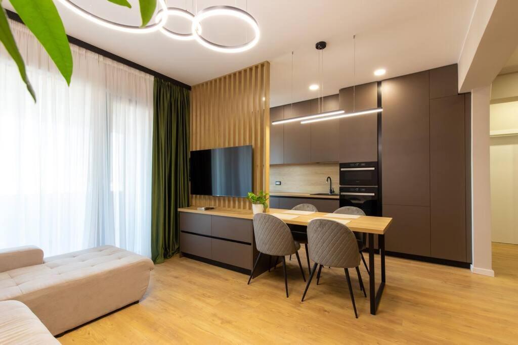 Elegant 2 Bedroom Retreat Bucharest Exterior photo