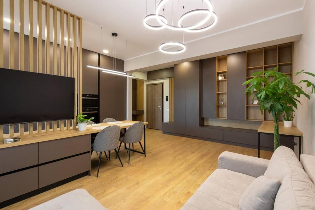 Elegant 2 Bedroom Retreat Bucharest Exterior photo