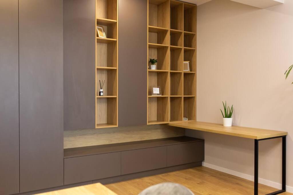 Elegant 2 Bedroom Retreat Bucharest Exterior photo